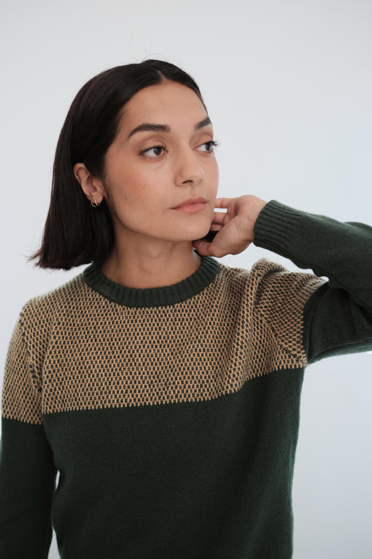 Genser i kasjmir- og ullblanding.