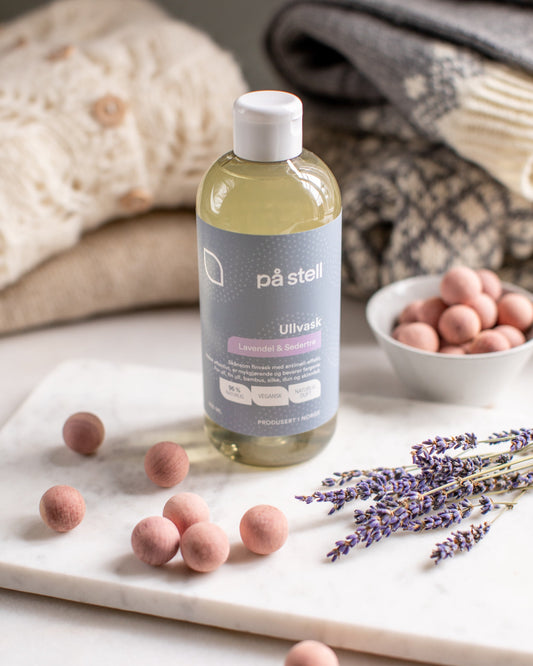 Ullvask med lavendel og sedertre som beskytter mot møll.